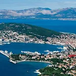 28 * Σπλιτ